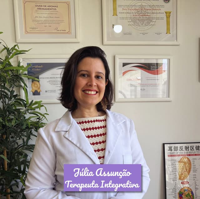 Júlia Assunção Terapeuta Integrativa